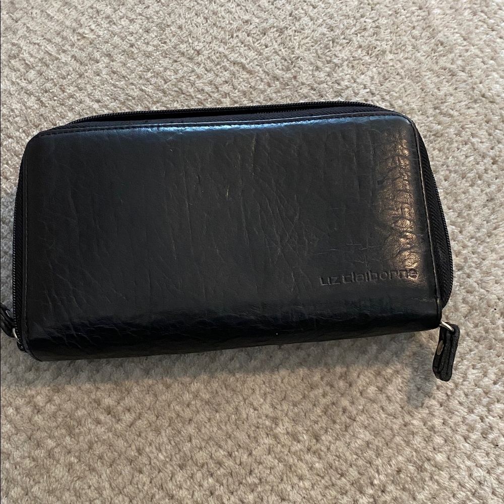 Liz Claiborne Woman’s Black Leather Wallet